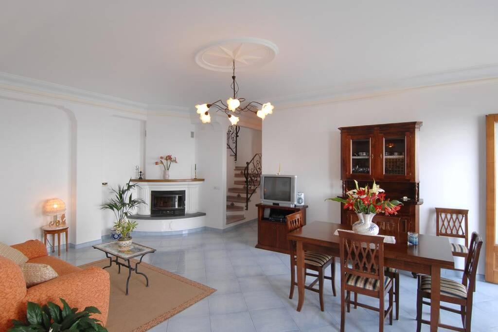Vila Blumavy Praiano Exteriér fotografie